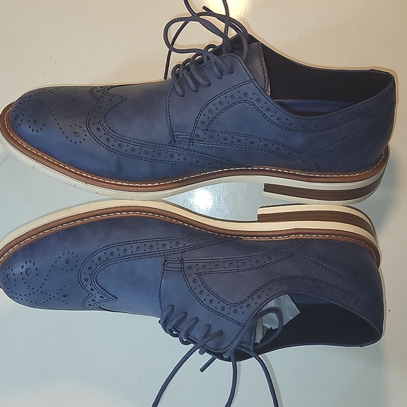 Like New Men's Kenneth Cole Reaction Navy Klay Flex Lace Up Shoes (10W) - Picture 4 of 10